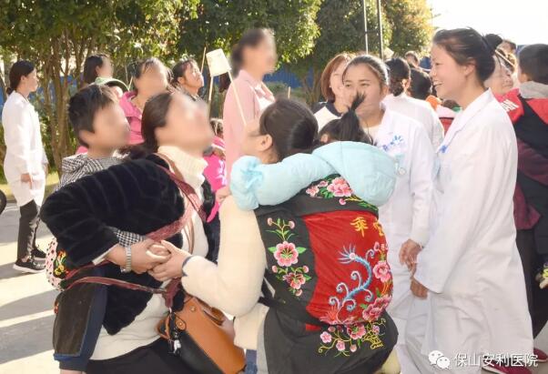 《愛的陪伴》康復醫(yī)學科兒童戶外活動