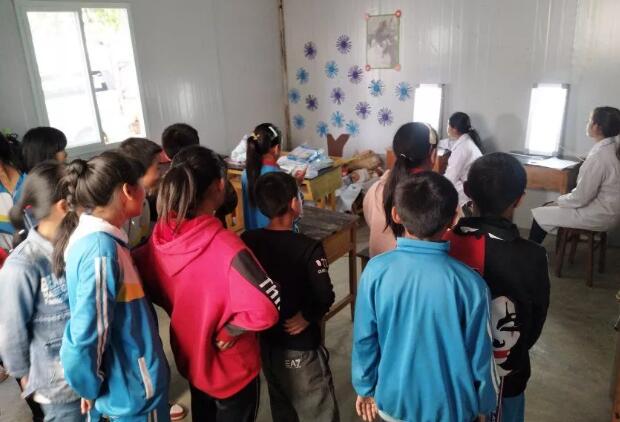 公益脊柱、視力、包皮健康篩查走進(jìn)校園大行動——隆陽區(qū)西邑鄉(xiāng)小學(xué)站