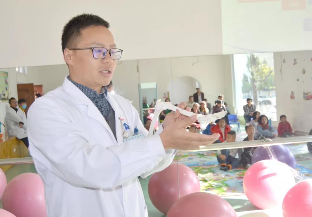 暑期青少年脊柱健康公益課，線上一對(duì)一教學(xué)指導(dǎo)！