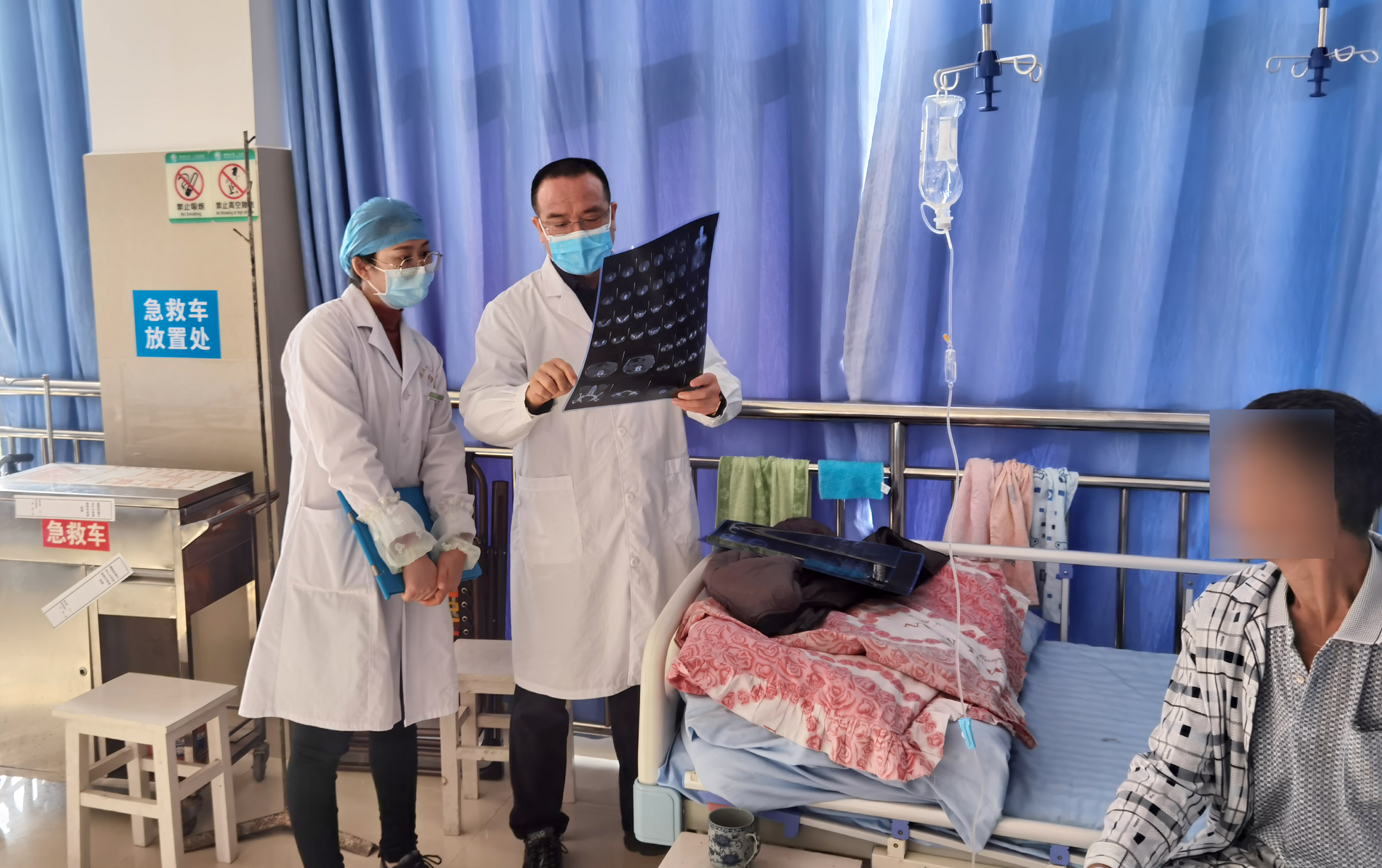 腫瘤科張穎東主任赴潞江鎮(zhèn)中心衛(wèi)生院開展坐診、查房及學術交流