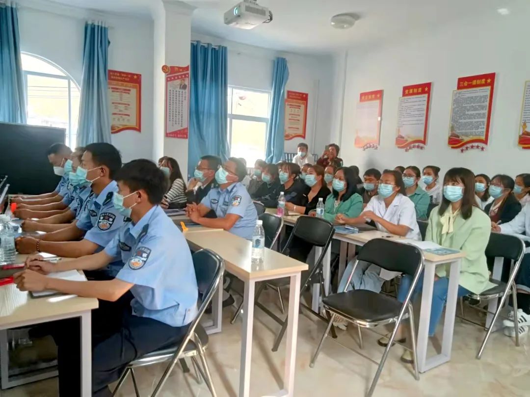 【保山安利醫(yī)院】我院攜手瓦窯衛(wèi)生院開(kāi)展鎮(zhèn)村兩級(jí)醫(yī)護(hù)人員防護(hù)服穿脫、核酸采樣技能培訓(xùn)及腫瘤、生殖學(xué)術(shù)交流