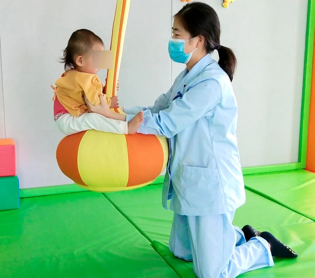 【保山安利醫(yī)院】4個月齡“高危兒”的蛻變，傾聽患兒媽媽的自述！