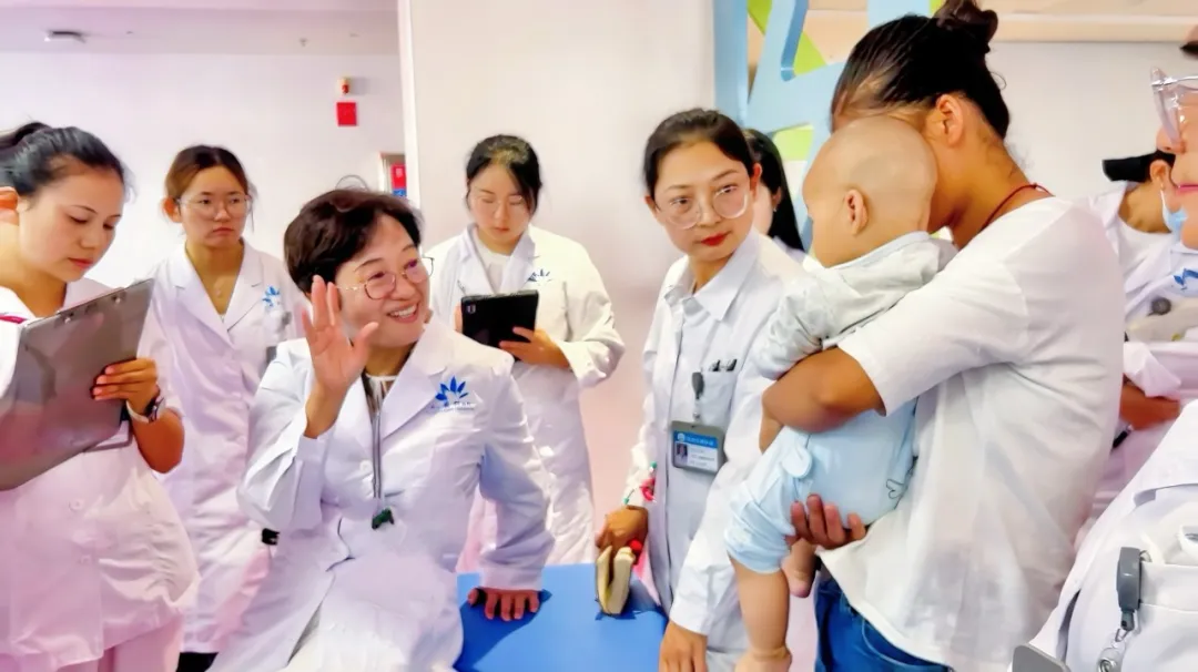 云南省康復(fù)醫(yī)學(xué)會“精準康復(fù)基層行”活動走進保山安利醫(yī)院，共筑健康基石