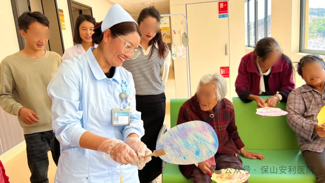保山安利醫(yī)院腫瘤科開展“漆扇寄溫情，科學(xué)防癌護健康”主題活動